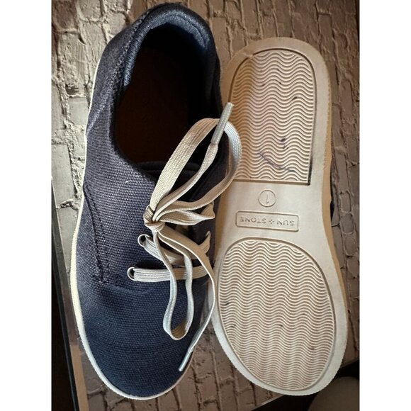 Sun + Stone Kiva Kids Size 1 Navy Sneakers - Like New - Picture 4 of 6